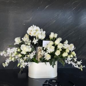 Condolencias Cajón de Madera -Virgen del Cielo, Rosas y Orquidea-